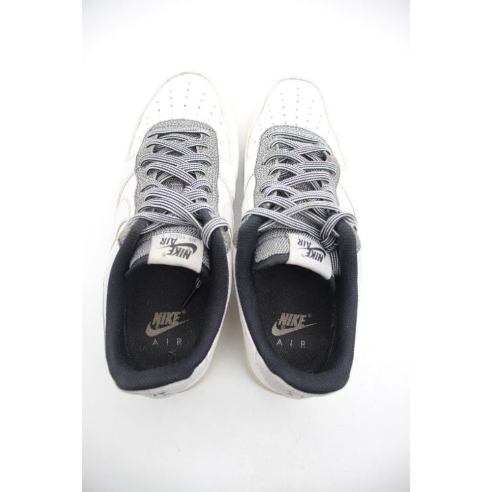 Nike Air Force 1 '07 LV8 Men's Size 10.5 White Grey Sneakers CK4363-100 Suede - Picture 9 of 10